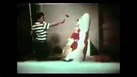 Effects of Media Violence on Children: Bandura's 1963 Bobo Doll Experiment - YouTube