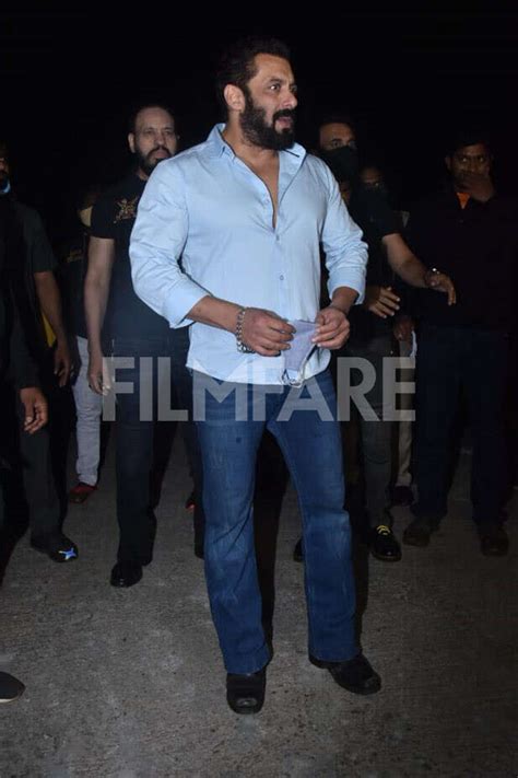 Salman Khan celebrates his birthday in Panvel farmhouse | Filmfare.com