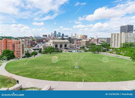 Kansas City Missouri Skyline Editorial Photo - Image of kansas, green ...