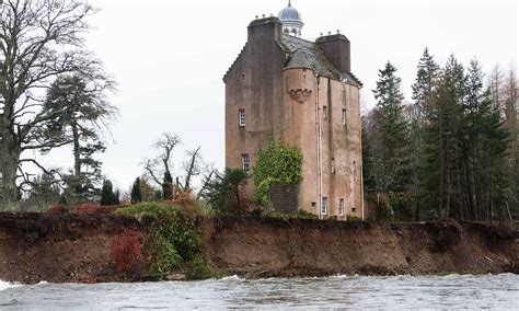 Queen's neighbours at historic Scottish castle forced to flee floods | Scottish castles ...