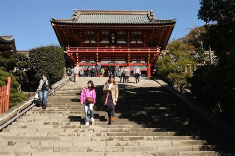 Shrines and Temples of Kamakura - PILOT GUIDES