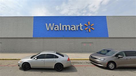 Police: 1 Shot at North Carolina Walmart, Officers Search for Shooter | NTD