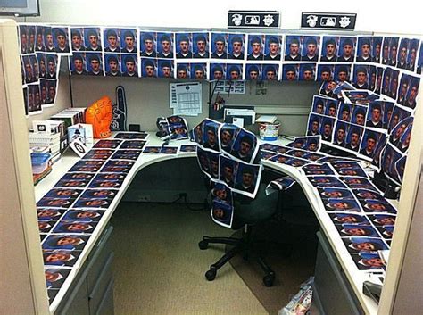 20 Excellent Office Pranks Your Coworkers Won't See Coming: Flashback to 8th Grade Funny Office ...