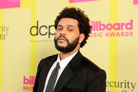 The Weeknd 'Lost His Voice' in The Middle of SoFi Stadium Performance [VIDEO HERE] | Music Times