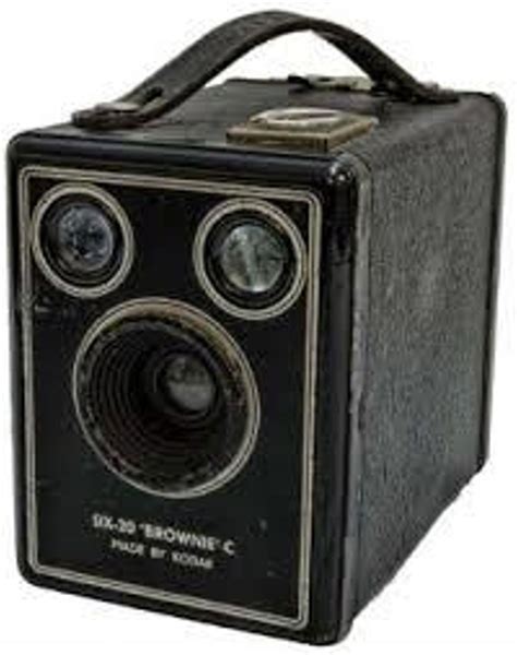 Box Camera - Six-20 Brownie C; Kodak; 1939; 1981-1194-1 | eHive