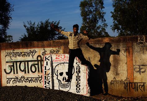 The aftermath of the Bhopal disaster (December 3, 1984) | Impressions