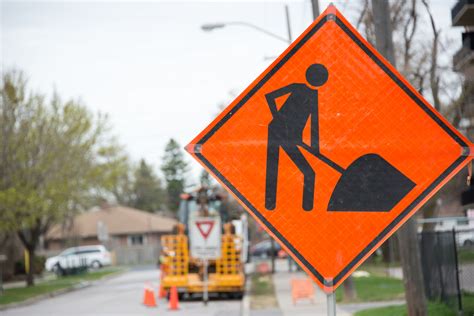 8 Work Zone Tips to Protect Your Highway Construction Workers - GoCanvas