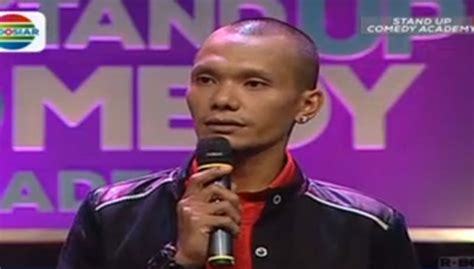 Stand Up Comedy: peserta komika Ambon harus gantung mic pada babak ketiga