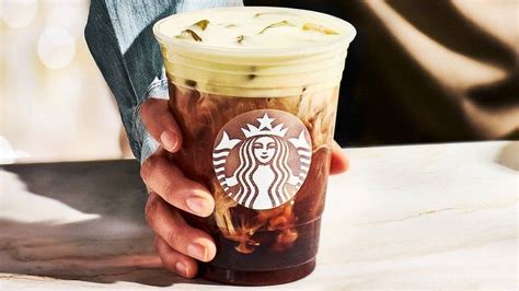 Starbucks launches olive oil coffee drinks in Italy - BBC News