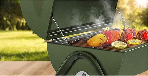 Smoking on a Charcoal Grill: Tips to Reduce Excess Smoke