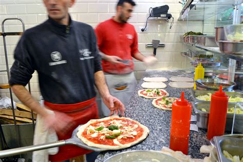 Where To Find The Best Pizza In Naples