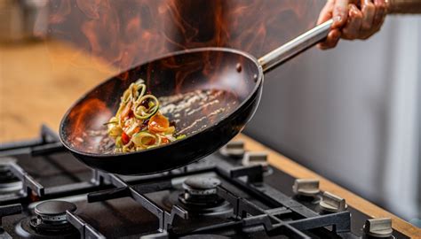 5 Things You Didn't Know About Teflon Cookware [+1 Bonus!] | Livingood ...