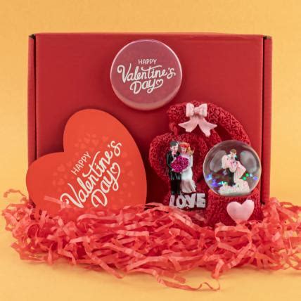 Send Adorable Red Valentine Box Online in India at Indiagift.in