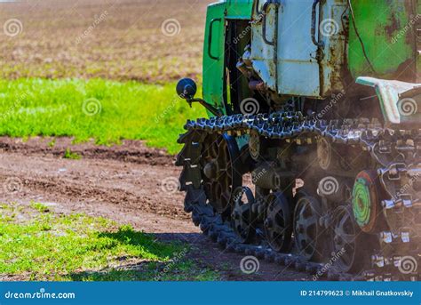 Caterpillar Tracks Traces On The Ground. Track On Sand Background, Texture Stock Photo ...