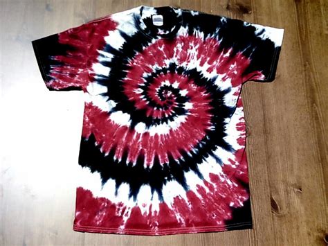 Tie&Dye. | Custom tie dye shirts, Tie dye patterns diy, Tie dye diy