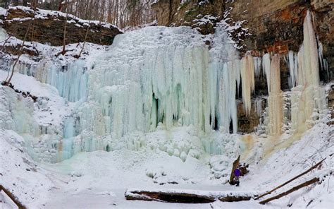 247-Frozen-Waterfalls-Hamilton-Ontario » I've Been Bit! Travel Blog