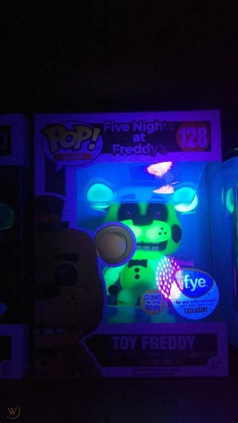 FIVE NIGHTS AT FREDDYS: TOY FREDDY GLOW IN THE DARK FUNKO POP | #1877141293