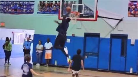 Zion Williamson Teases Return With Impressive Dunk This Week - The Spun