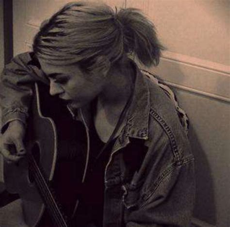 Frances Bean Cobain debuts her first-ever song