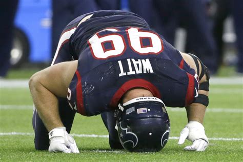 J.J. Watt injury gets worse by the second