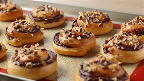 Chocolate Roll, Chocolate Hazelnut, Roti Bread, Nutella Bread, Sweet Roll Recipe, Sweet Buns ...