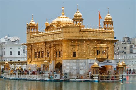 Golden Temple, Amritsar: Magnificent and Divine Footprint of Sikh ...