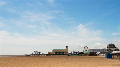 16 Best Hotels in Great Yarmouth. Hotels from $36/night - KAYAK