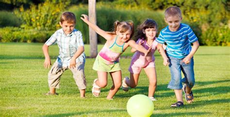 Interesting Outdoor Games To Play Outside with Kids