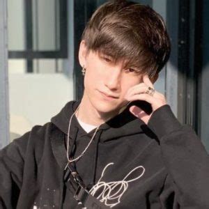 aceu - Twitch Streamer Profile & Bio - TopTwitchStreamers