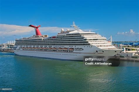 Carnival Cruise Ship Victory High-Res Stock Photo - Getty Images