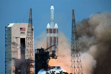 Delta IV Heavy launches with classified payload - RocketSTEM