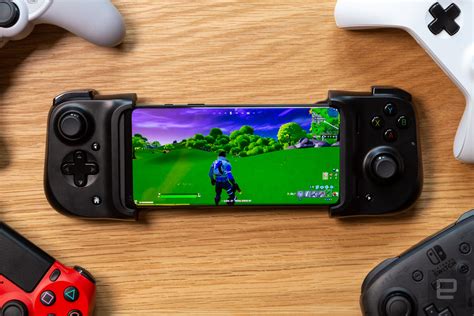 Razer’s Kishi is the Switch-style phone controller I've been waiting ...