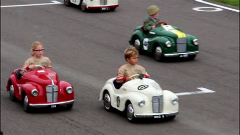 Children's pedal car race at Goodwood Revival. - YouTube