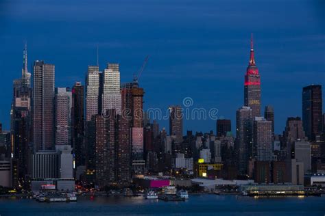 New York City: Pink Reflections at Dusk Stock Photo - Image of landscape, hues: 60879234