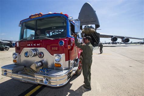 Airmen load, airlift fire truck 3,700 miles to Nicaragua > 18th Air ...