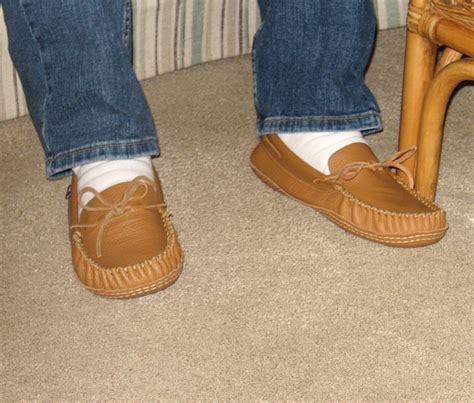 Men’s Genuine Leather Wide Fit Soft Sole Authentic Moccasin Slippers – Moccasins Canada