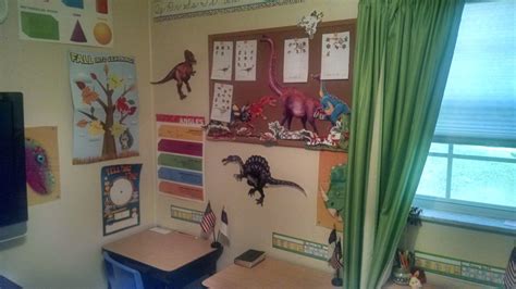 New Life Overnight: Dinosaur Themed Classroom