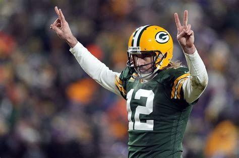 Tom Brady or Aaron Rodgers: Who deserves to be 2021 NFL MVP?