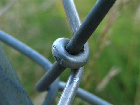 Wire Fence | Part of a fence, thought it would make a good m… | Flickr