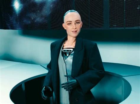 Sophia the Robot Is Officially a Model, Fronts the Boss Techtopia FW23 ...