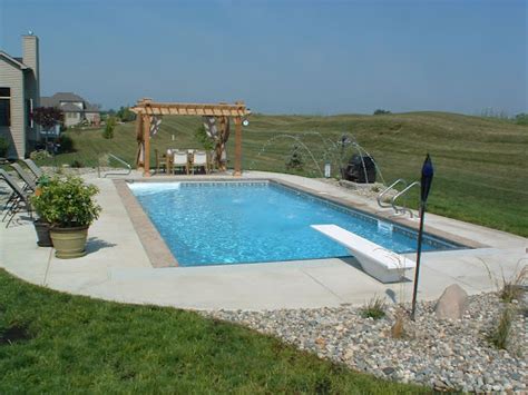 Pool Design Ideas for Indiana Backyards - Tredway Pools Plus