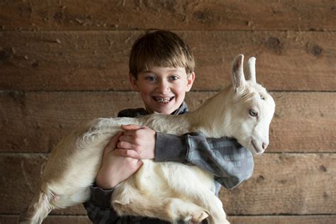 2-Kids-Goat-Farm-About-2 – Okorn nad Ljubljano