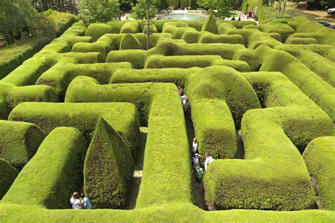 The 10 Most Amazing Mazes and Labyrinths in the World