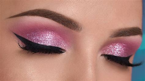 The Sparkling Magic of DIY Glitter Eye Makeup