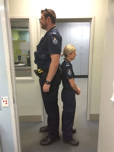 The tallest and shortest police officers in Cairns. (Queensland ...