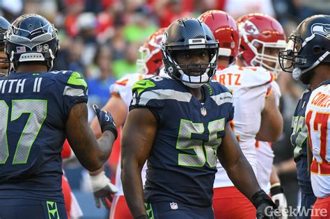 Seattle Seahawks players talk about their experience wearing new high-tech Vicis helmet – GeekWire