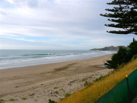 Wainui Beach - Pines Surf Photo by Rob Davies | 7:16 am 23 Jan 2013