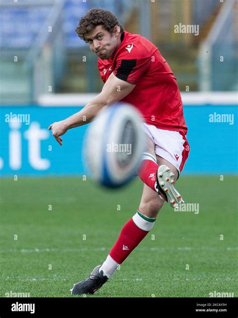 Leigh halfpenny wales 2021 hi-res stock photography and images - Alamy