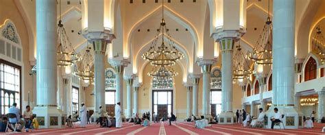 Mosques in Qatar are Equally Important to Worshippers and Tourists