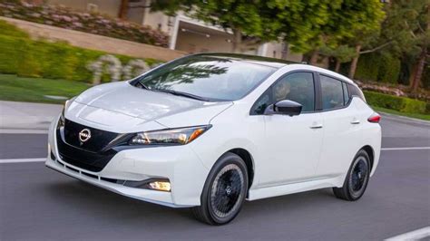 Nissan Reveals 2023 Leaf: Updated Styling, Simplified Trim Lineup